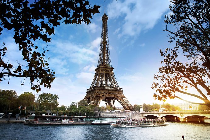 Paris Seine River Sightseeing Cruise with Commentary by Bateaux Parisiens - Boarding at Port de la Bourdonnais
