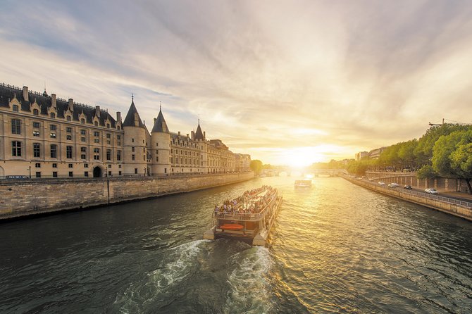 Paris Seine River Sightseeing Cruise with Commentary by Bateaux Parisiens - Parliament, Musée d’Orsay, and the Left Bank