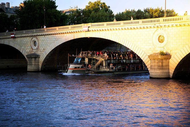 Paris Seine River Sightseeing Cruise with Commentary by Bateaux Parisiens - The Conciergerie and the Louvre