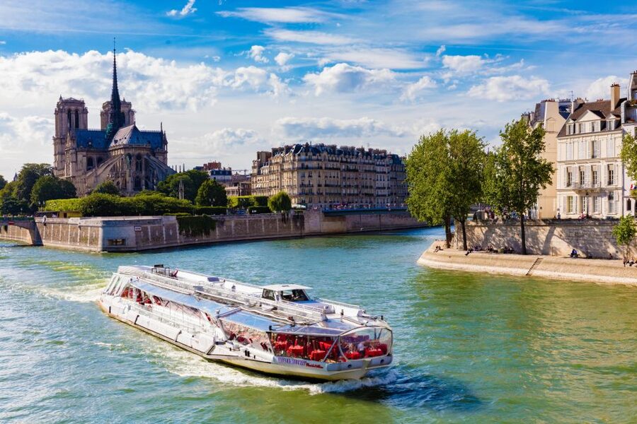 Paris: Sightseeing Cruise on the Seine with 3-Course Lunch - Boarding near Alma Bridge