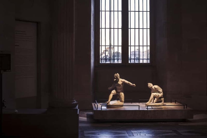 Paris: Skip-the-Line Louvre Highlights Tour with Mona Lisa - Entering the Louvre with less waiting