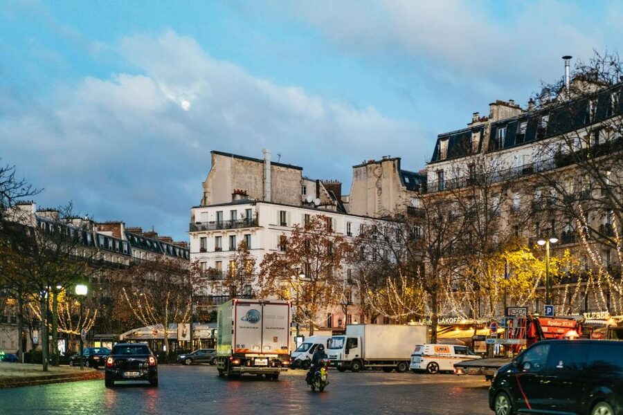 Paris: Sunrise Running and Sightseeing Group Tour - Place de la Concorde and the grand western route