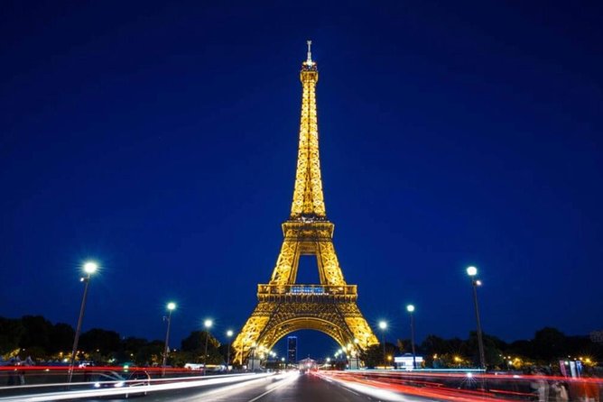 Paris Top Sights Half Day Walking Tour with a Fun Guide - What this Paris walking tour really offers