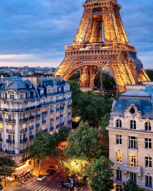 Paris Top Sights Half Day Walking Tour with a Fun Guide - What the guides add to a fast route