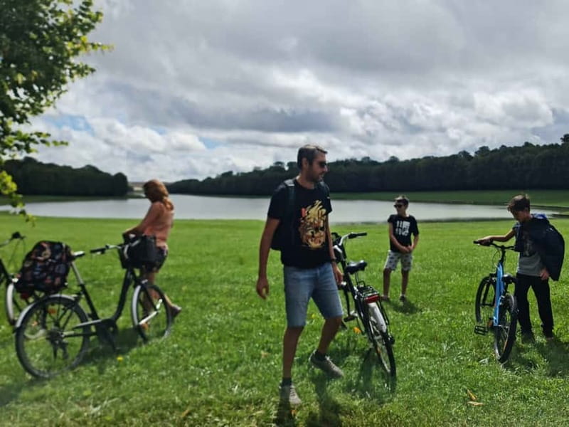 Paris: Versailles Golf Cart & Bike Tour with Palace Entry - An Angelina picnic with wine