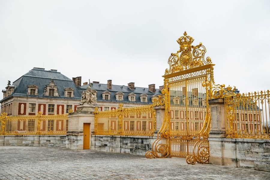 Paris: Versailles Palace and Gardens Full Access Ticket - Audio guide, food, and the self-guided format