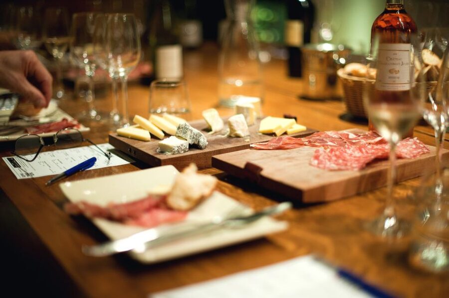 Paris: Wine and Cheese Lunch - The social side of a Paris wine lunch