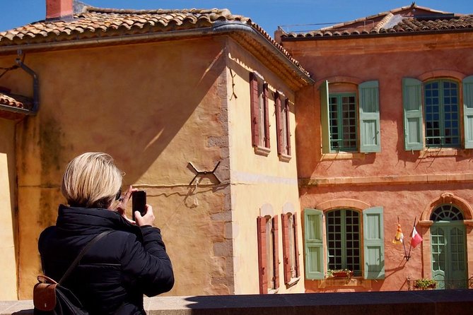 Picturesque Luberon - From AIX-EN-PROVENCE - Gordes, views, and the Tuesday difference