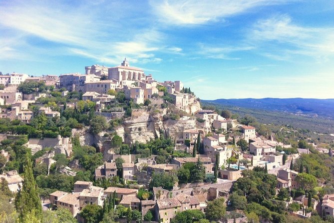 Picturesque Luberon - From AIX-EN-PROVENCE - Lourmarin’s slower final stop