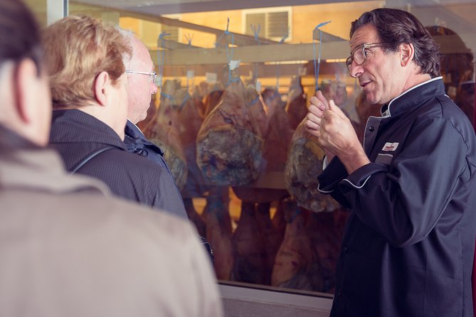 Pierre IBAIALDE: Guided Tour Ham Workshop, tasting - Entering a working ham workshop in Bayonne