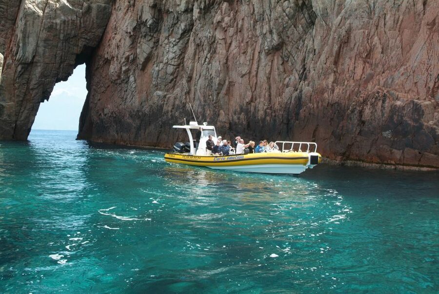 Porto: Half-Day Cruise Scandola Reserve & Calanche de Piana - Seeing the Calanche de Piana from the water