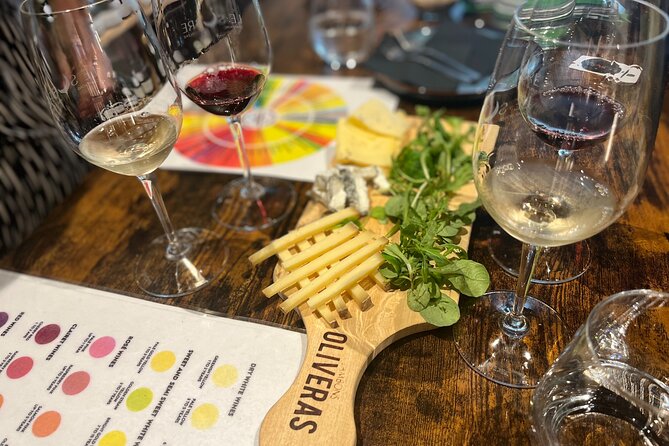 Private - Best of Bordeaux Walking Tour + Glass of Bordeaux Wine - Medieval Bordeaux at Porte Cailhau