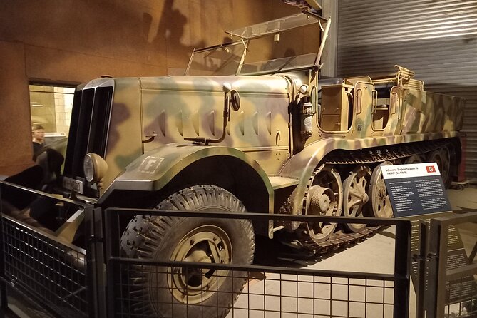 Private Day Tour Omaha beach and Pointe du Hoc - Following Omaha west toward Vierville