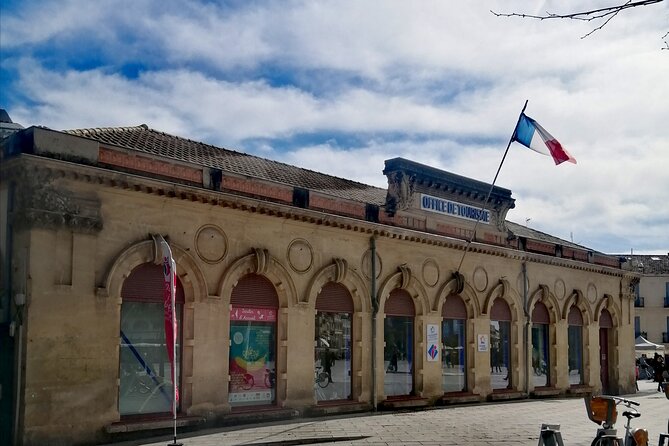 Private Discovery of Montpellier by Bike-Taxi - Carré Sainte-Anne and Place Jean Jaurès