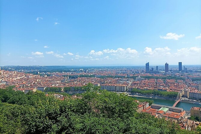 Private guided tour of Lyon - 3 to 4 hours - The funicular links the hill and the old town