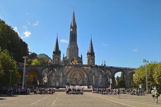 Private guided tours of Lourdes / Walking tour - Why a private walk helps in Lourdes