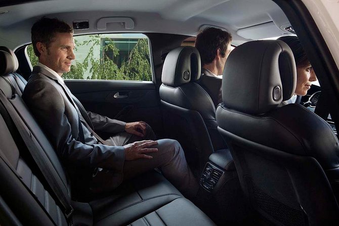 Private Paris Airport Arrival Transfer – CDG & ORLY Airports - What the 45 to 70 minute ride is really like