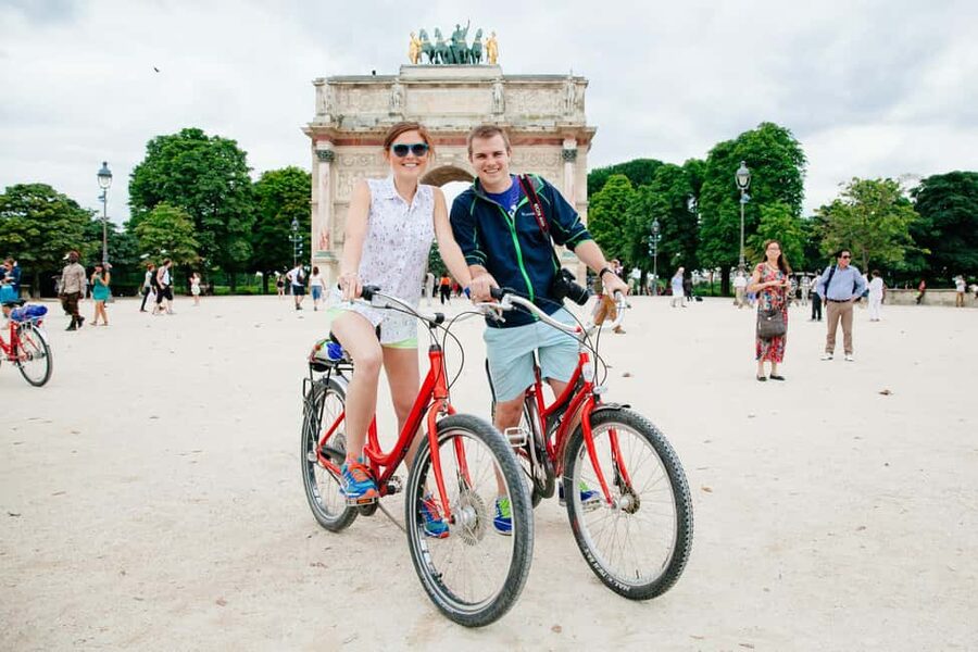 Private Secrets of Paris Bike Tour - From the Eiffel Tower to the Seine