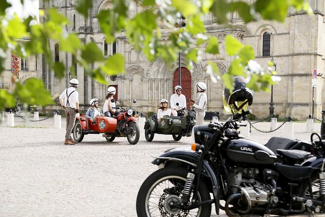 Private Tour of Bordeaux in a Sidecar 1h30 - The seating arrangement you need to understand