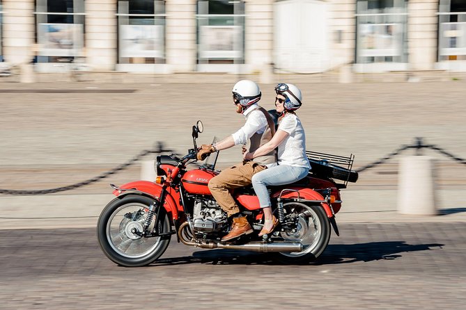 Private Tour of Bordeaux in a Sidecar 1h30 - Place de la Bourse and the Water Mirror