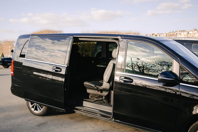 Private Transfers in Paris - A private ride from the airport exit to your door