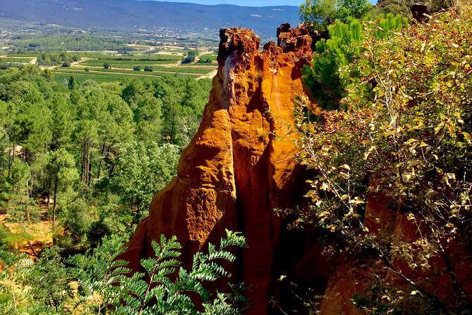 Provence Highlights Full-Day Tour from Avignon - Roussillon adds color and a proper pause