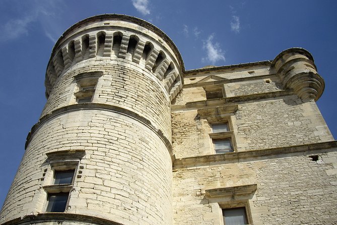Provence Wineries and Luberon Villages Day Trip from Aix-en-Provence - Bonnieux, a fast photo stop
