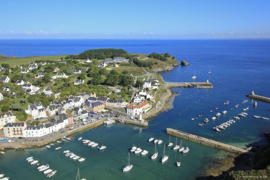 Quiberon: Ferry tickets from/to Belle-Île-en-Mer, Le Palais - Walking and cycling, with one important restriction