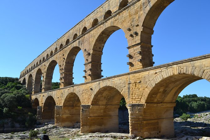 Roman Sites and Historical Places Day Trip from Avignon - Pont du Gard: the day’s grandest sight