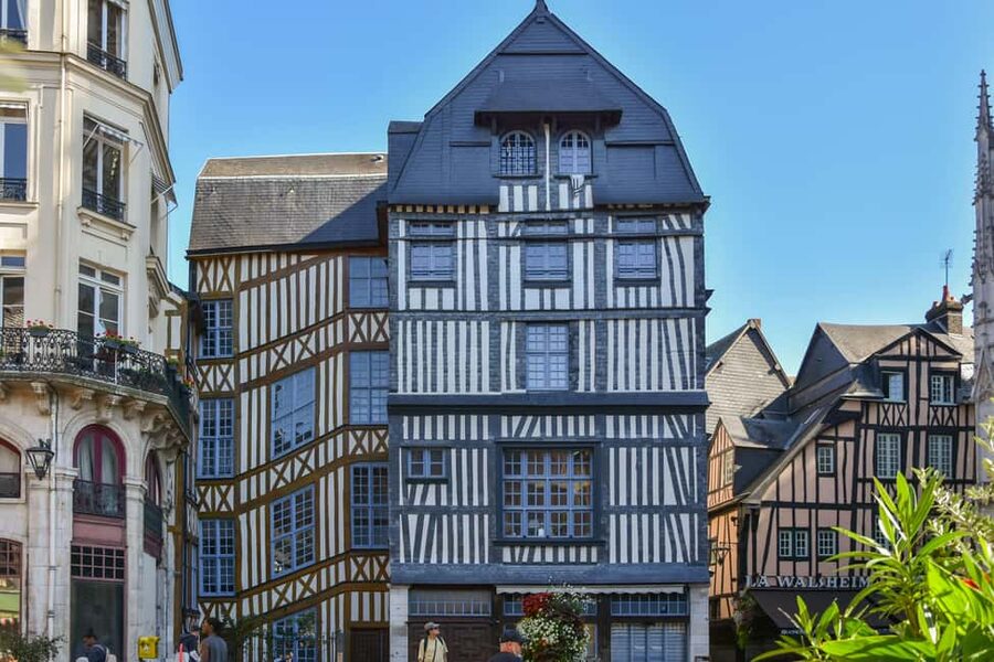 Rouen: Guided Tour of the Historic Center - The courthouse and the changing face of Rouen