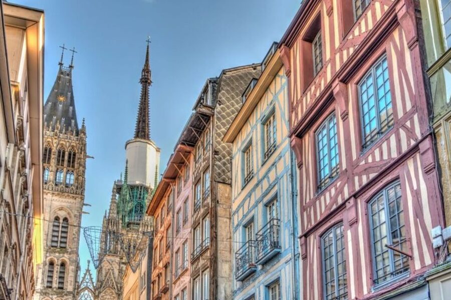 Rouen: Private custom tour with a local guide - Starting from your hotel or central Rouen