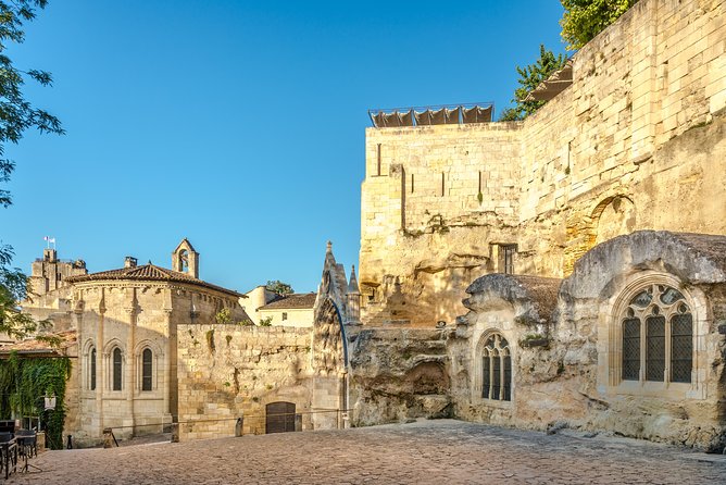 Saint Emilion Day Trip with Sightseeing Tour & Wine Tastings from Bordeaux - Leaving Bordeaux for Saint-Émilion country