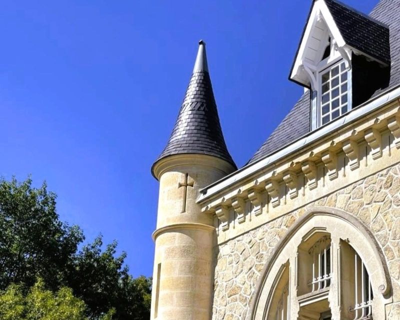 Saint-Emilion: Morning Tour with Wine Tasting & Snack - Walking through a village with centuries behind it