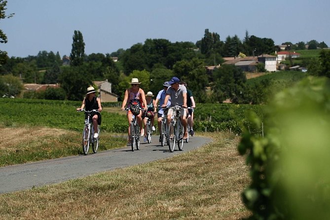 Saint-Emilion Small-Group Electric Bike Wine Tour Tastings & Lunch from Bordeaux - Saint-Émilion village: one hour among medieval streets