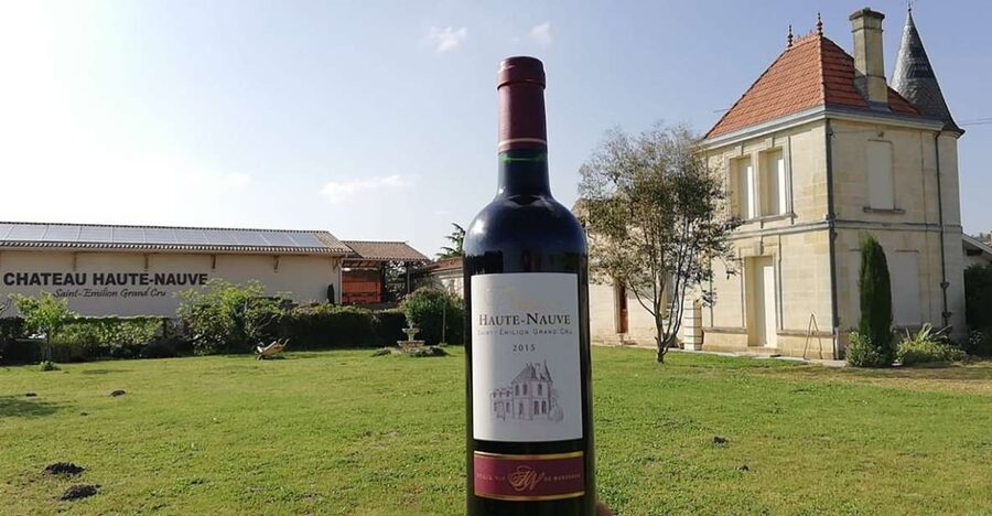 Saint-Émilion: Vineyard Walking Tour and Tasting - The barrel cellar and the waiting game