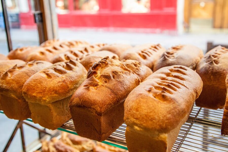 Saint-Germain-des-Prés: Pastry and Chocolate Walking Tour - The guide makes the difference