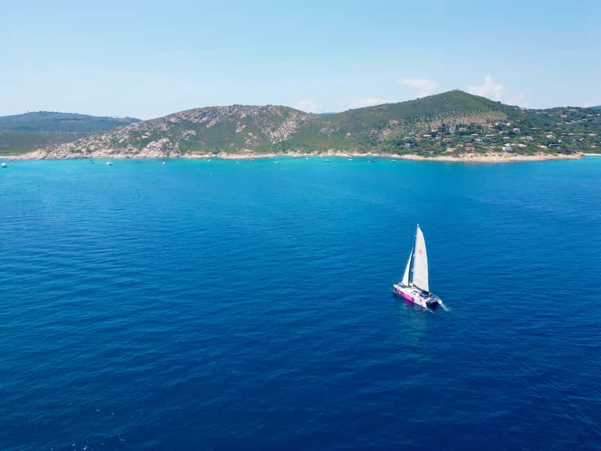 Saint Tropez: Evening Catamaran Party with Welcome Drink - Boarding at Quai Guepratte