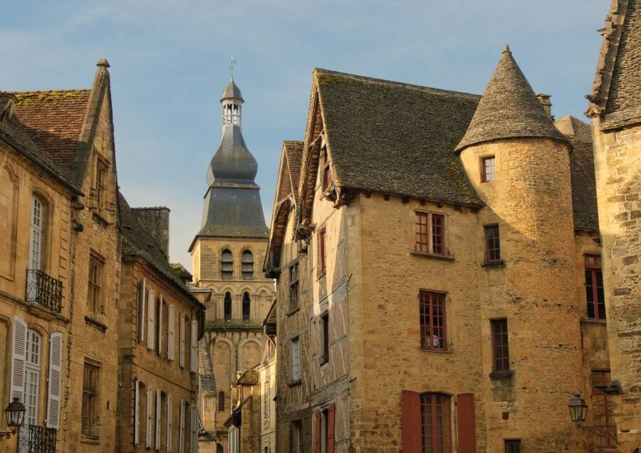 Sarlat Gourmet Tour & Market Visit with Tastings - Key points at a glance