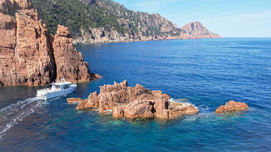 Scandola: Visit the Nature Reserve from Porto (France) - Scandola Nature Reserve from the water