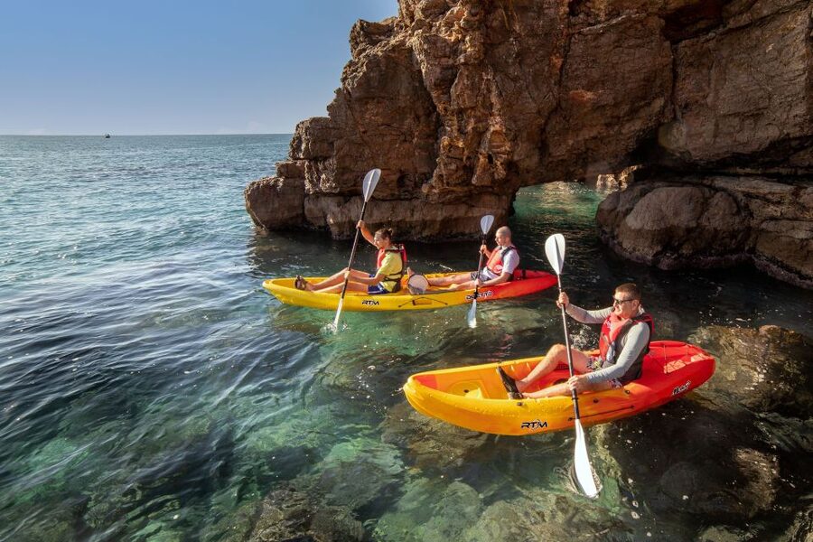 Sea kayak tour: Sète, the French pearl of the Mediterranean - Changing rooms, showers, and useful equipment