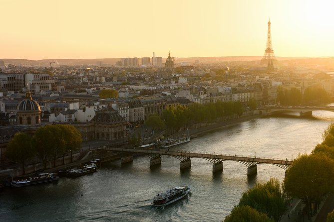 Seine River Guided Cruise by Vedettes de Paris - The Eiffel Tower and the grand western riverfront