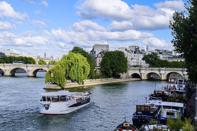 Seine River Guided Cruise by Vedettes de Paris - Musée d’Orsay, the Louvre, and Paris as a royal city