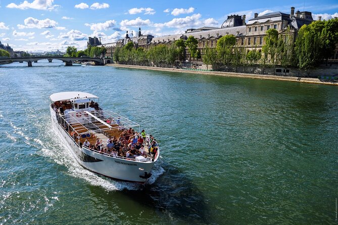 Seine River Guided Cruise by Vedettes de Paris - Île Saint-Louis and the eastern return