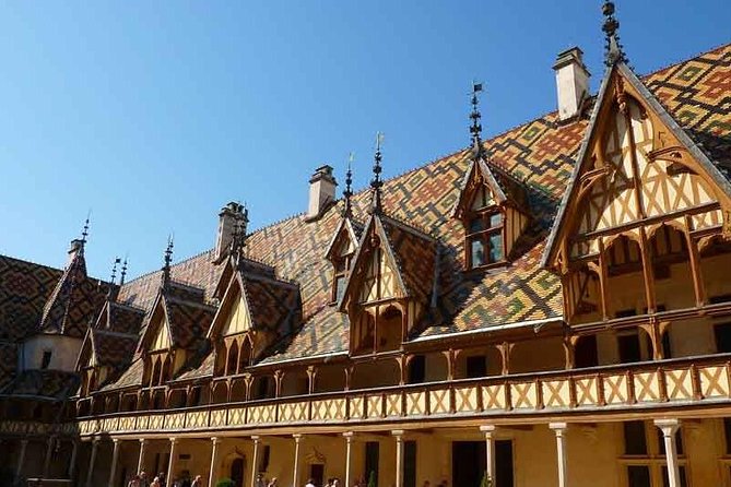 Small-Group Full-Day Tour of Côte de Nuits, Côte de Beaune Vineyards and Beaune Historical District - The two-hour pause in Beaune
