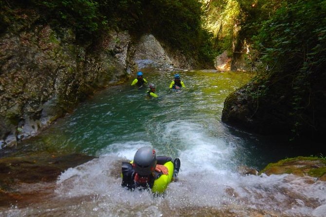 Sports canyoning in the Vercors near Grenoble - Abseils, jumps, and slides in one course