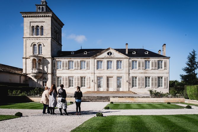 St-Emilion & Médoc Wine Day Tour: Chateaus, Tastings and Lunch - A French picnic at Château Bernateau