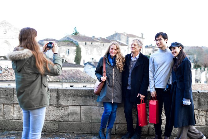 St-Emilion & Médoc Wine Day Tour: Chateaus, Tastings and Lunch - The guides are central to the experience