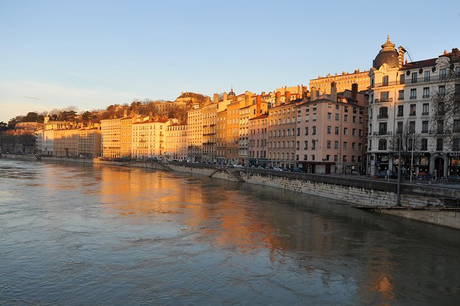 Storytelling tour of Old Lyon - A French storytelling performance, not a standard city lecture
