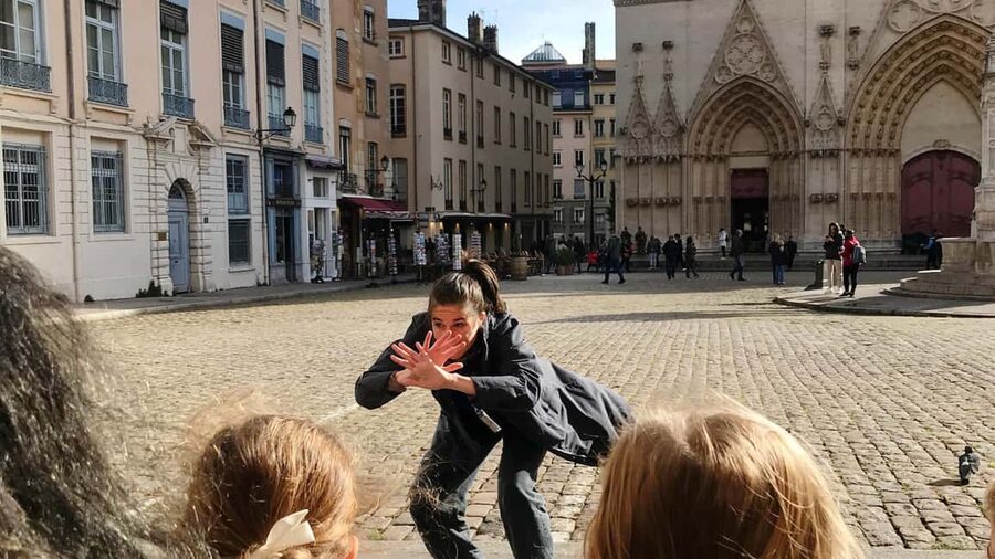 Storytelling tour of the Vieux-Lyon for children in French - Meeting real people from Lyon’s past
