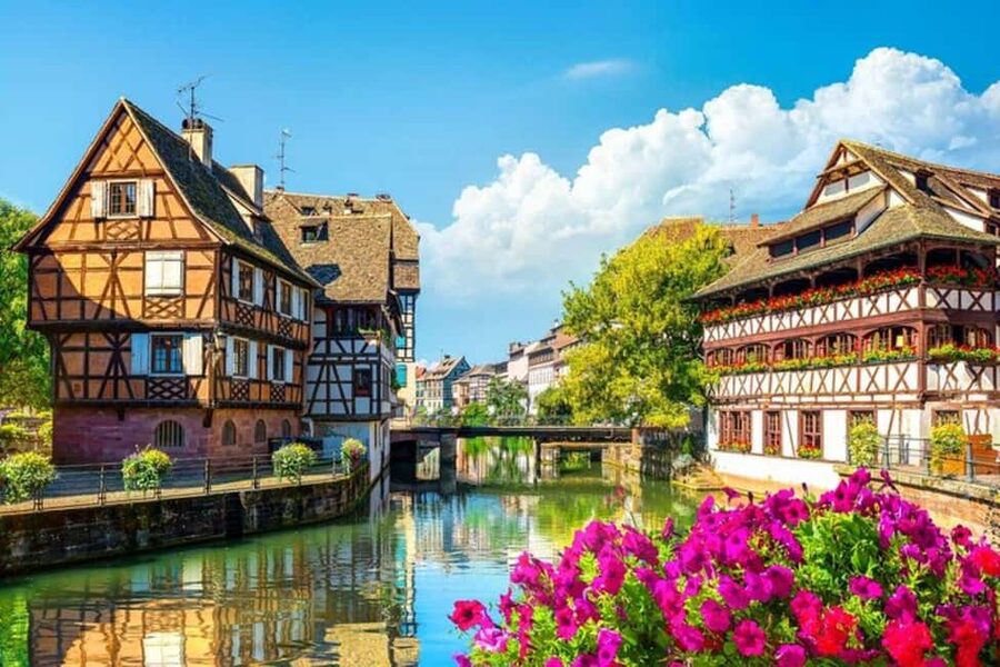 Strasbourg: Historic Center Walking Tour - Notre Dame Cathedral as the grand finale